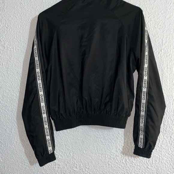 GUESS black windbreaker, size small! - Picture 3 of 3